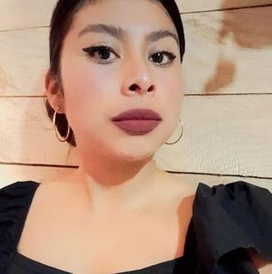 Meet your Posher, Carla